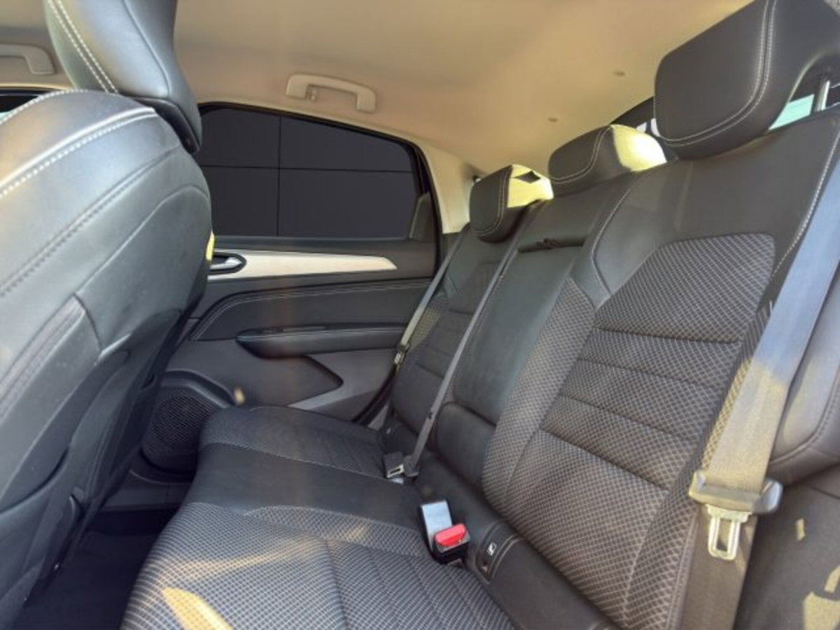 Renault Arkana E-Tech 145 CV Intens (13)