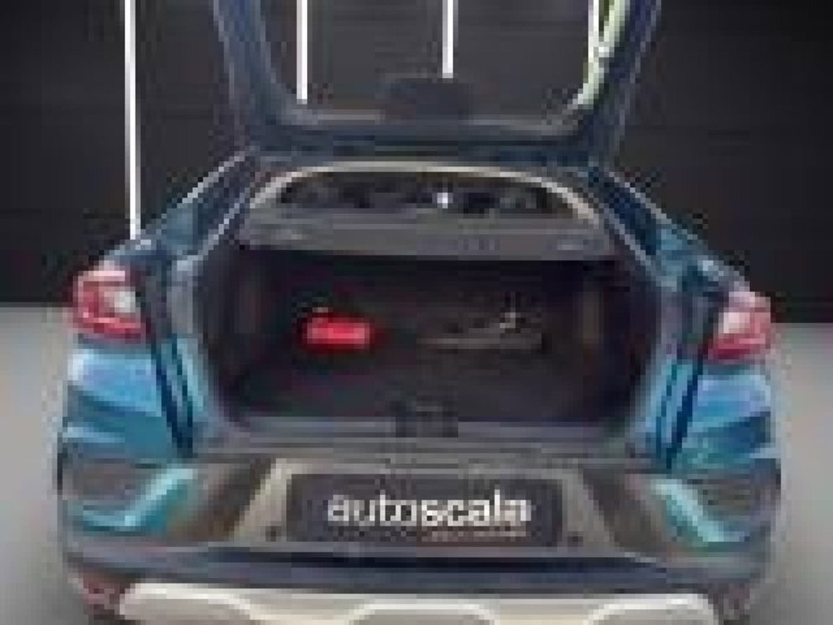 Renault Arkana E-Tech 145 CV Intens (19)