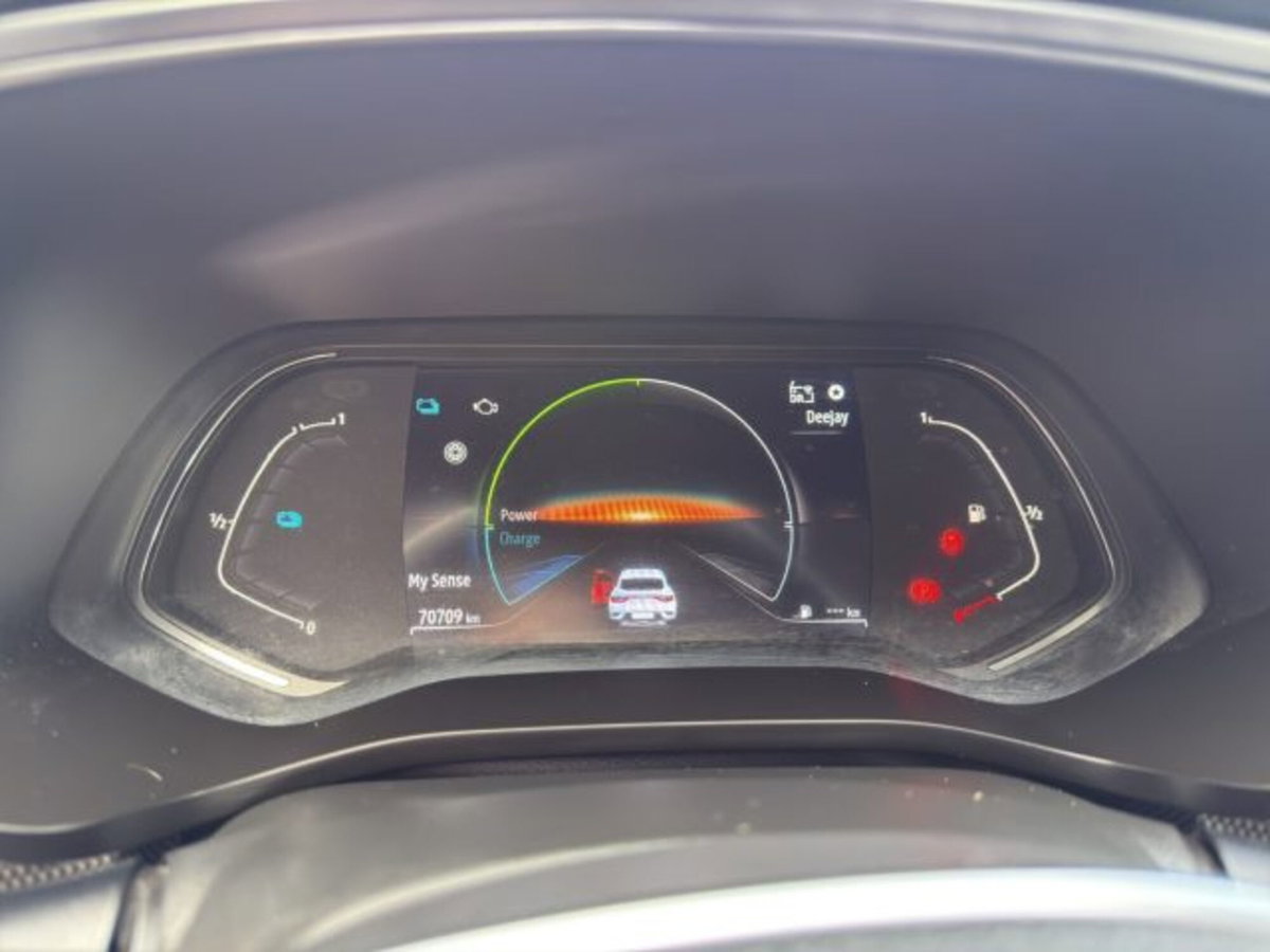 Renault Arkana E-Tech 145 CV Intens (11)