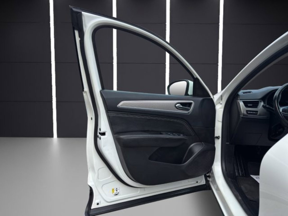 Renault Arkana E-Tech 145 CV Intens (12)