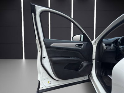 Renault Arkana E-Tech 145 CV Intens (12)