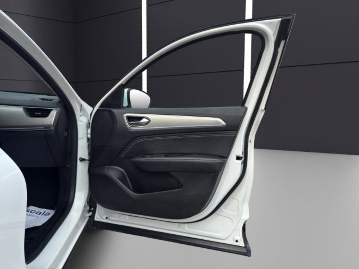 Renault Arkana E-Tech 145 CV Intens (17)