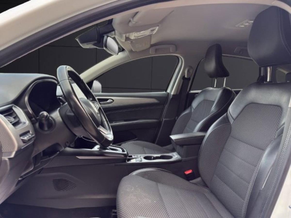 Renault Arkana E-Tech 145 CV Intens (9)