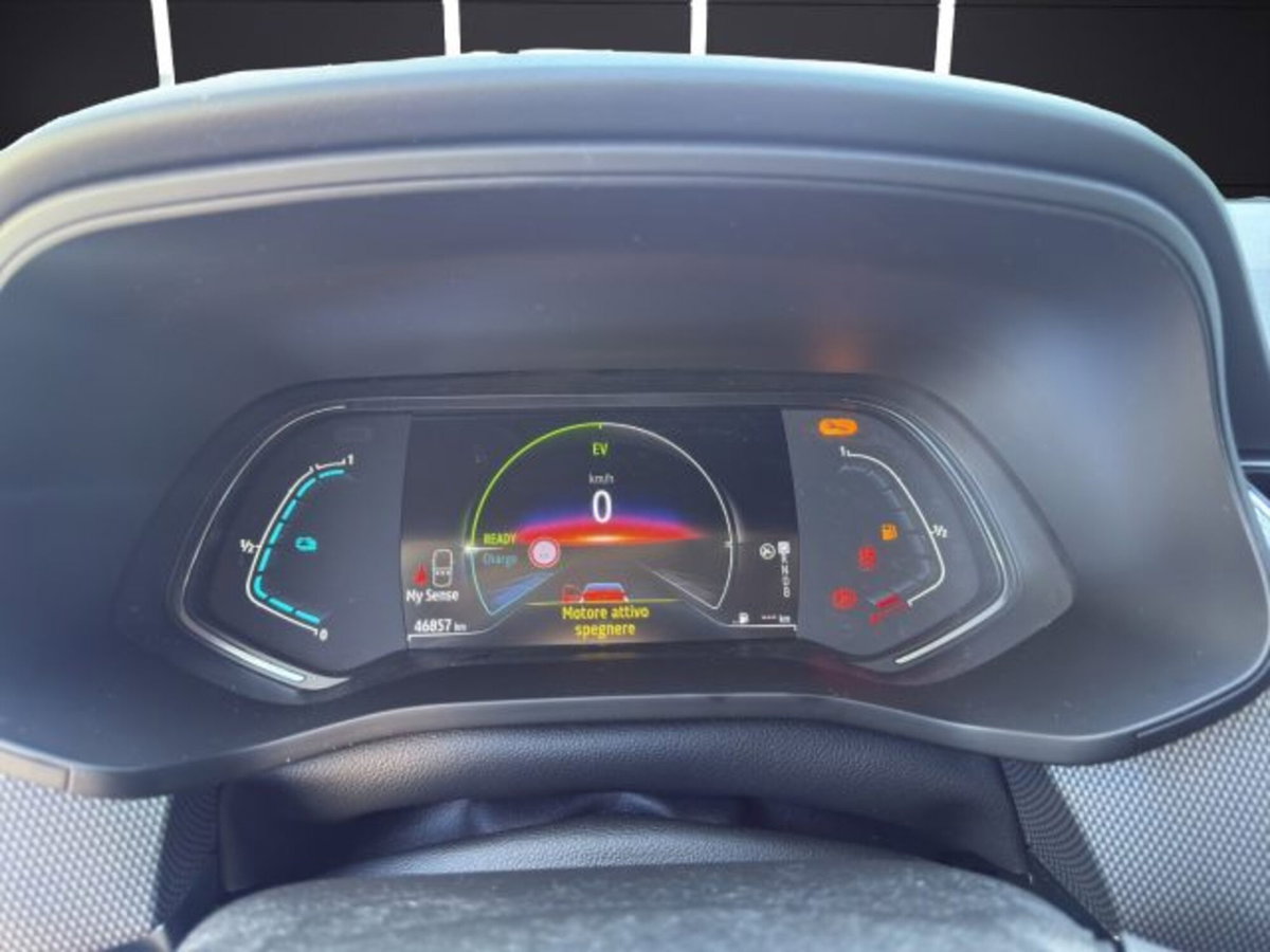 Renault Arkana E-Tech 145 CV Intens (11)