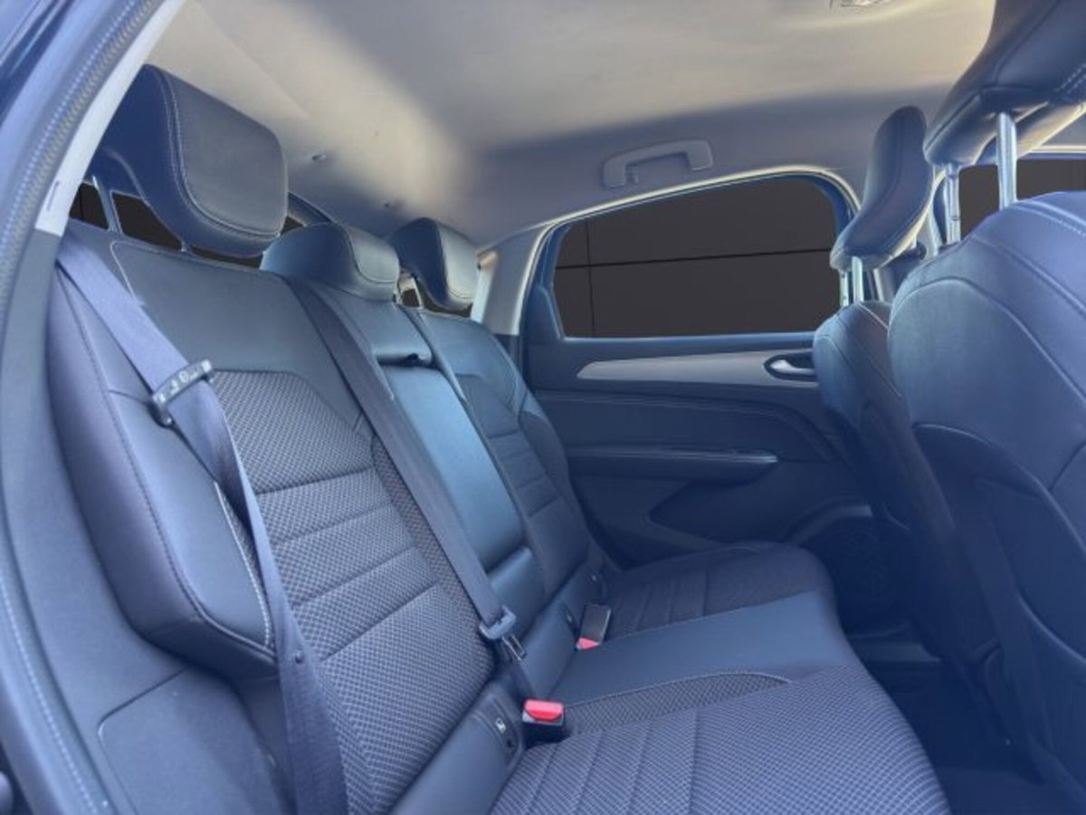 Renault Arkana E-Tech 145 CV Intens (19)