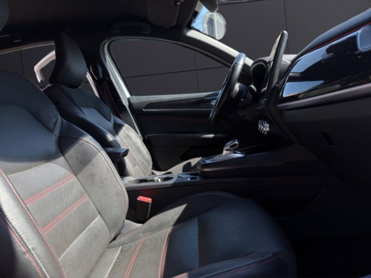 Renault Arkana E-Tech 145 CV R.S.Line Fast Track (18)