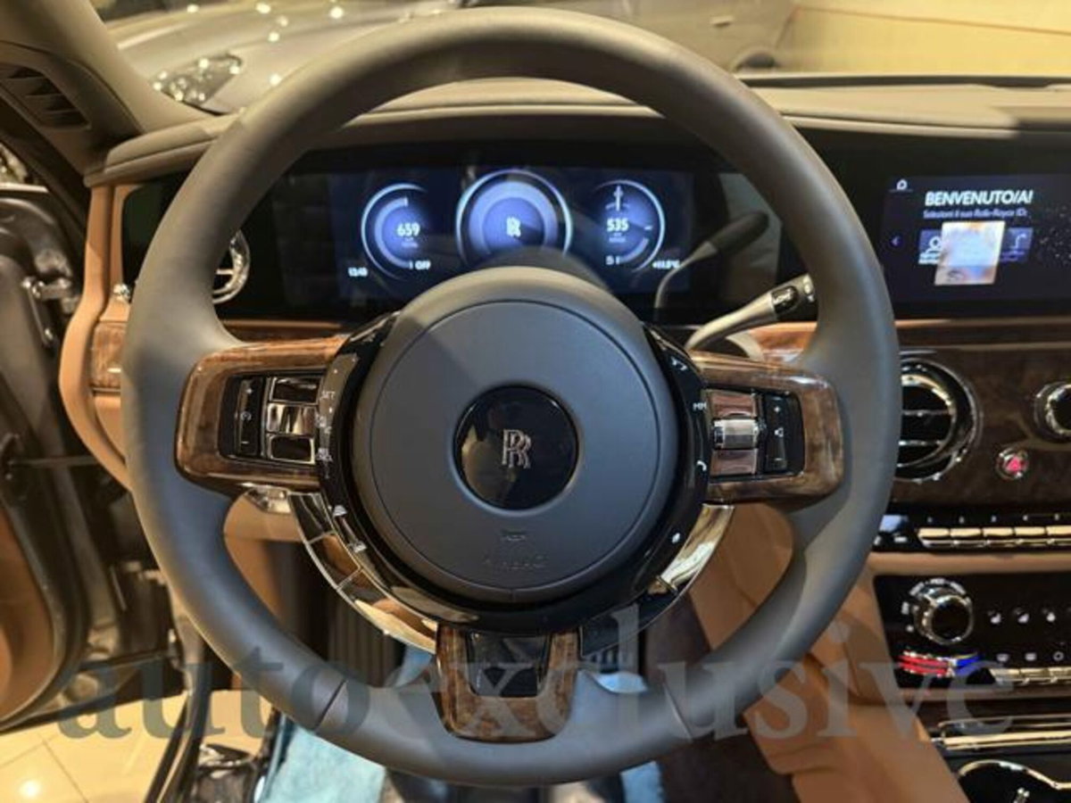 Rolls Royce Ghost Ghost 6.7 V12 Silver Badge (14)