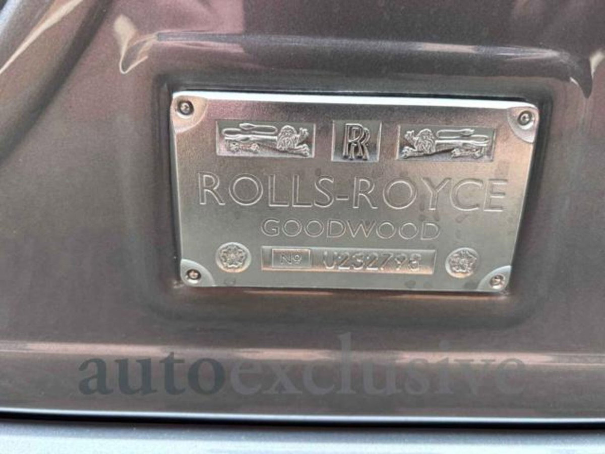 Rolls Royce Ghost Ghost 6.7 V12 Silver Badge (19)