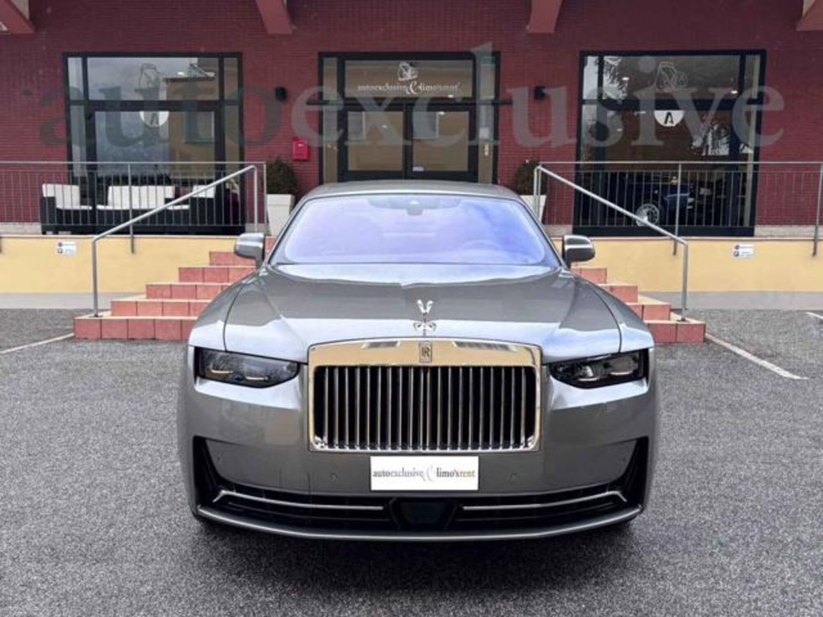 Rolls Royce Ghost Ghost 6.7 V12 Silver Badge (2)