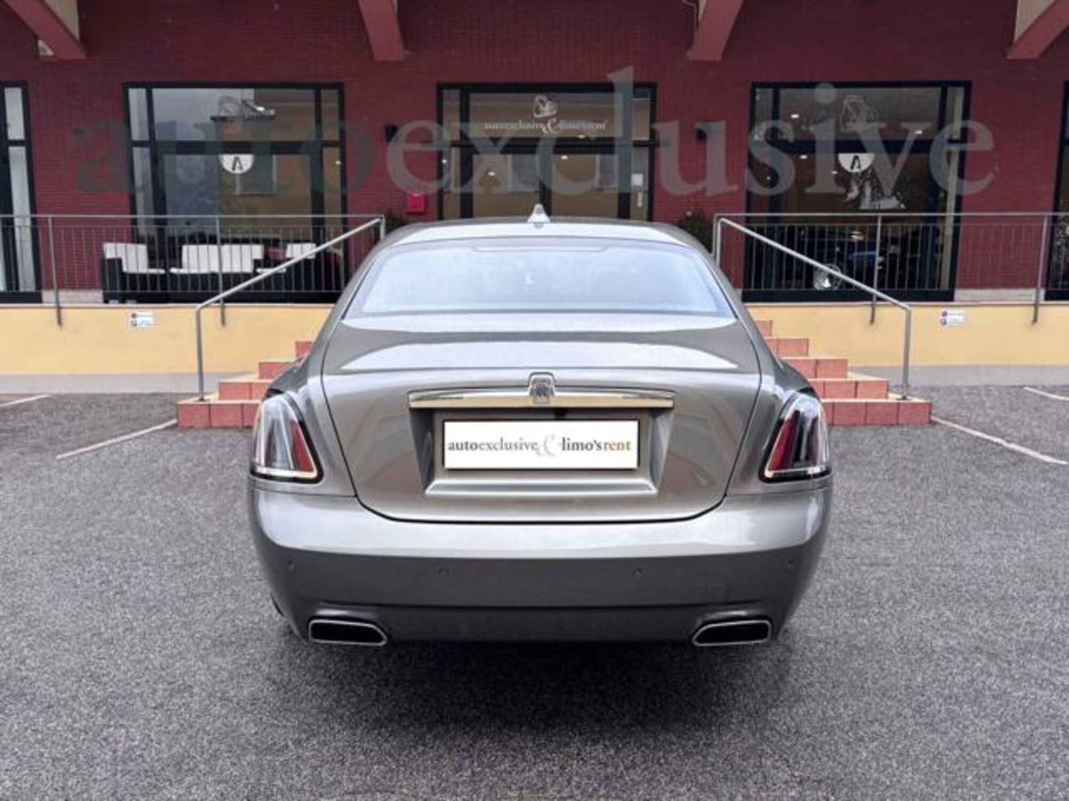 Rolls Royce Ghost Ghost 6.7 V12 Silver Badge (4)