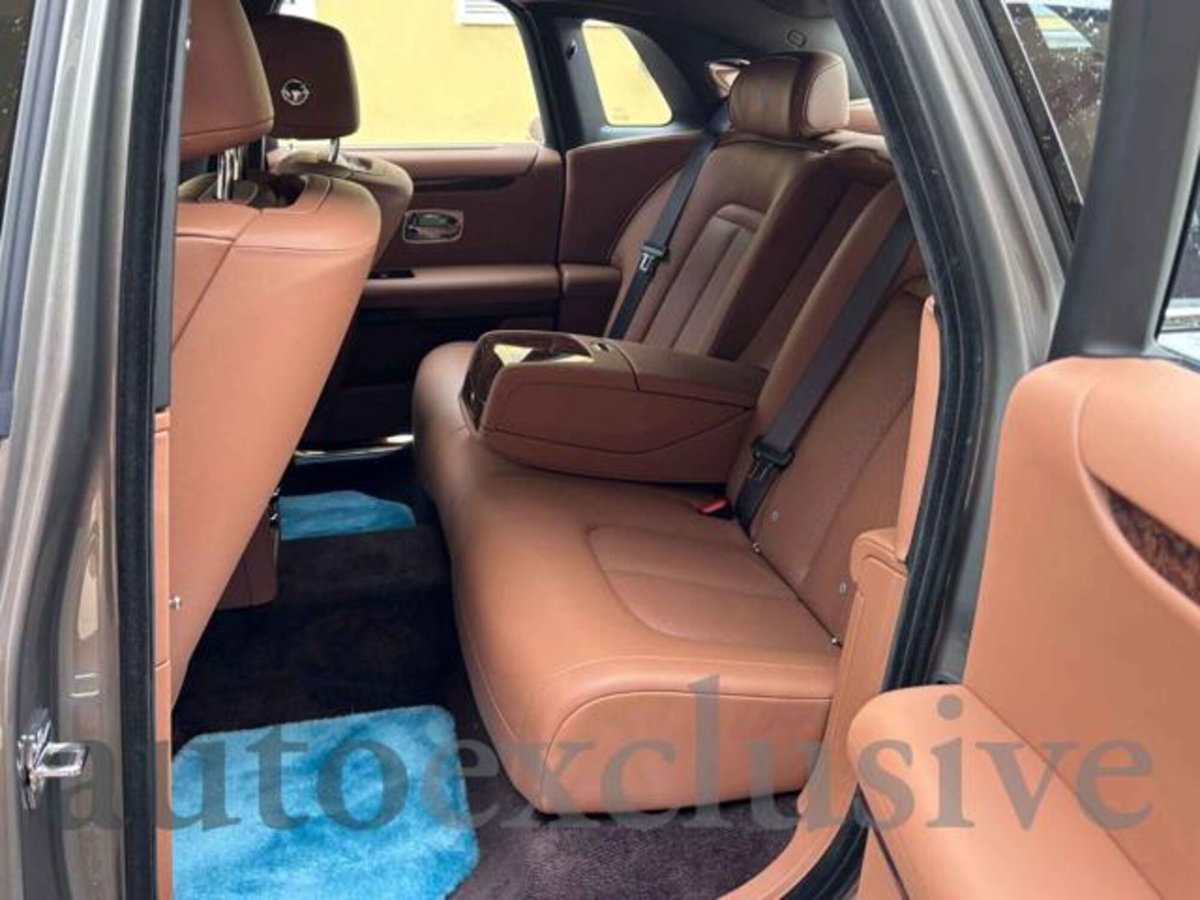 Rolls Royce Ghost Ghost 6.7 V12 Silver Badge (9)