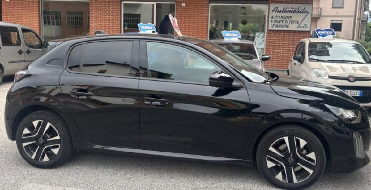Peugeot 208 PureTech 100 Stop&Start 5 porte Allure (3)