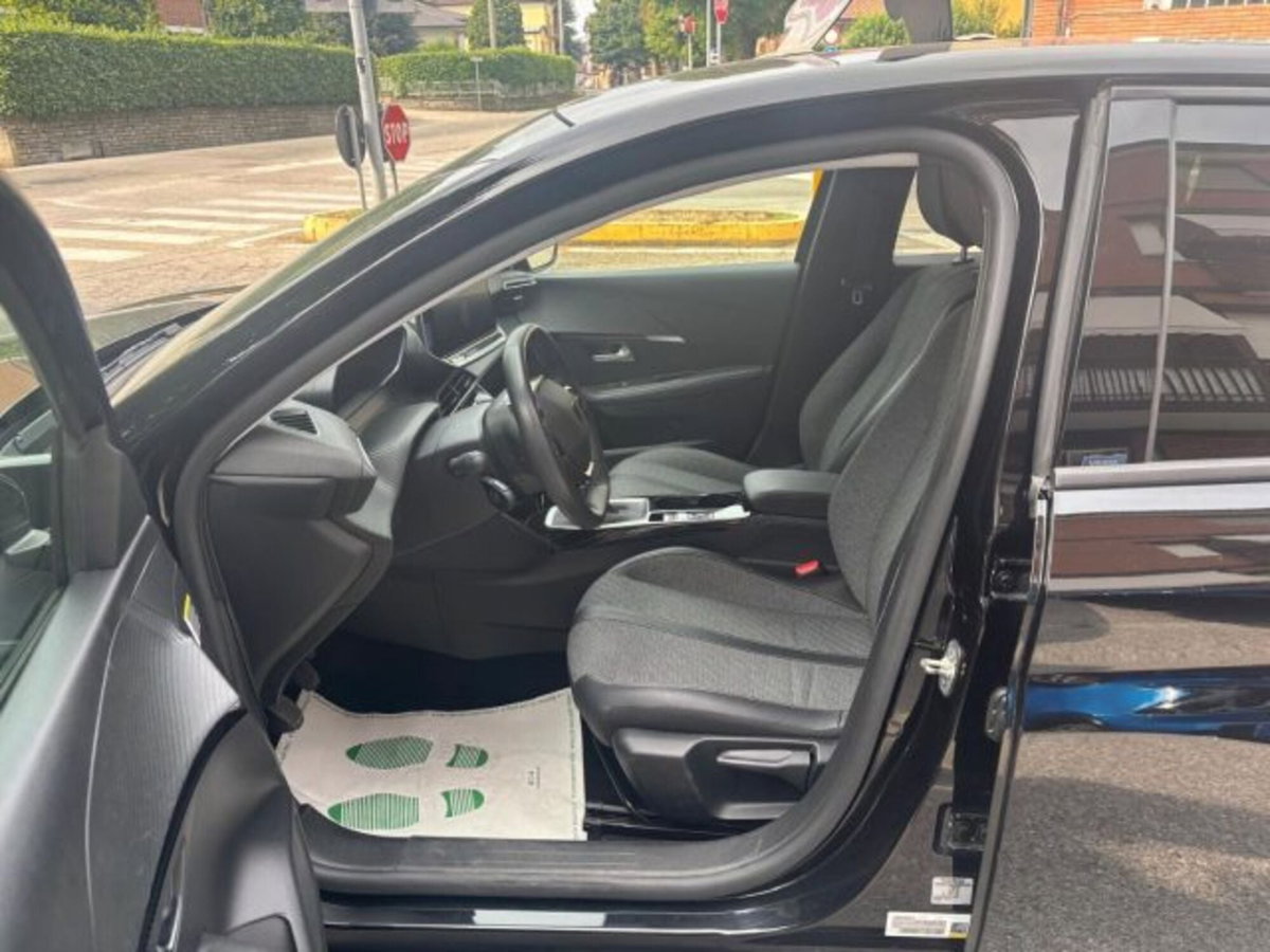 Peugeot 208 PureTech 100 Stop&Start 5 porte Allure (5)