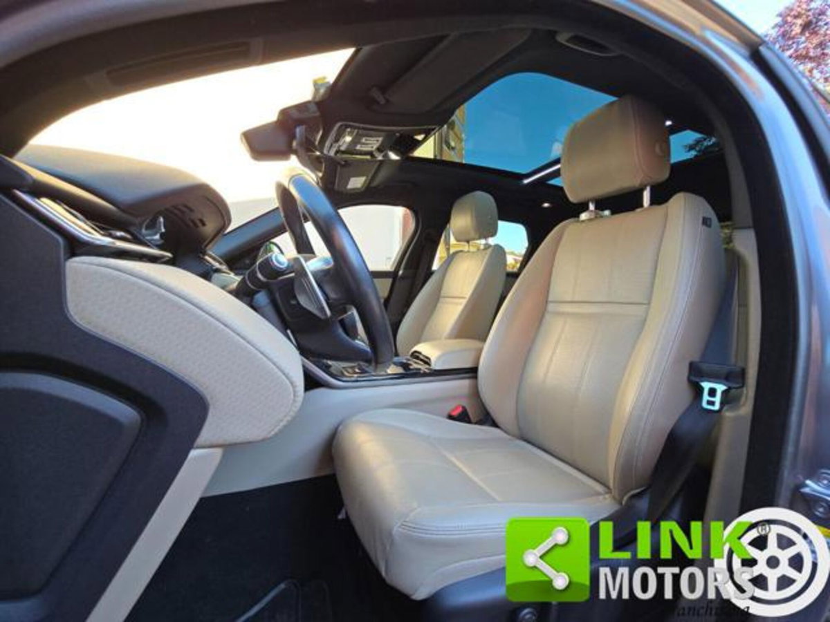 Land Rover Range Rover Velar 2.0D I4 240 CV R-Dynamic SE (4)