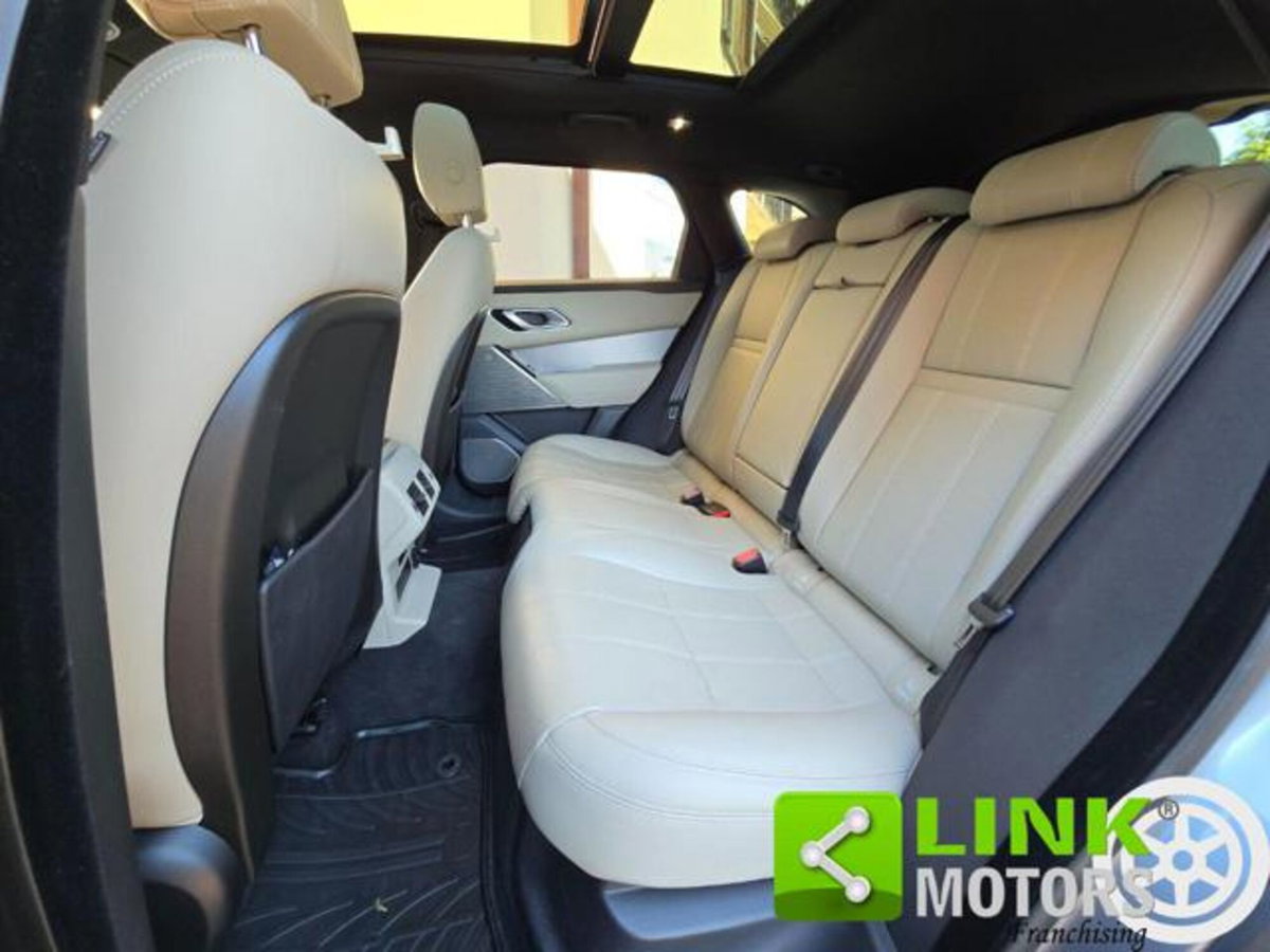 Land Rover Range Rover Velar 2.0D I4 240 CV R-Dynamic SE (6)