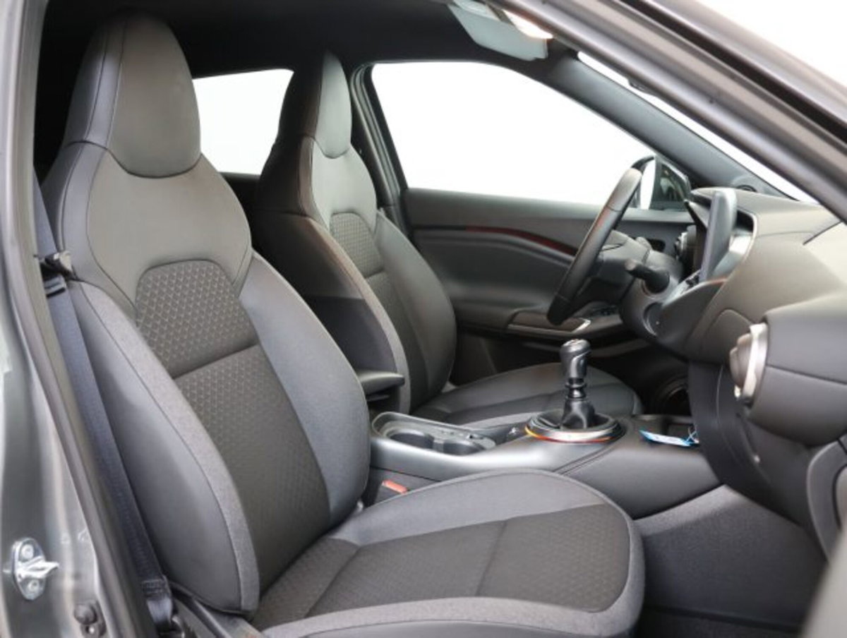 Nissan Juke 1.0 dig-t N-Connecta 114cv (11)