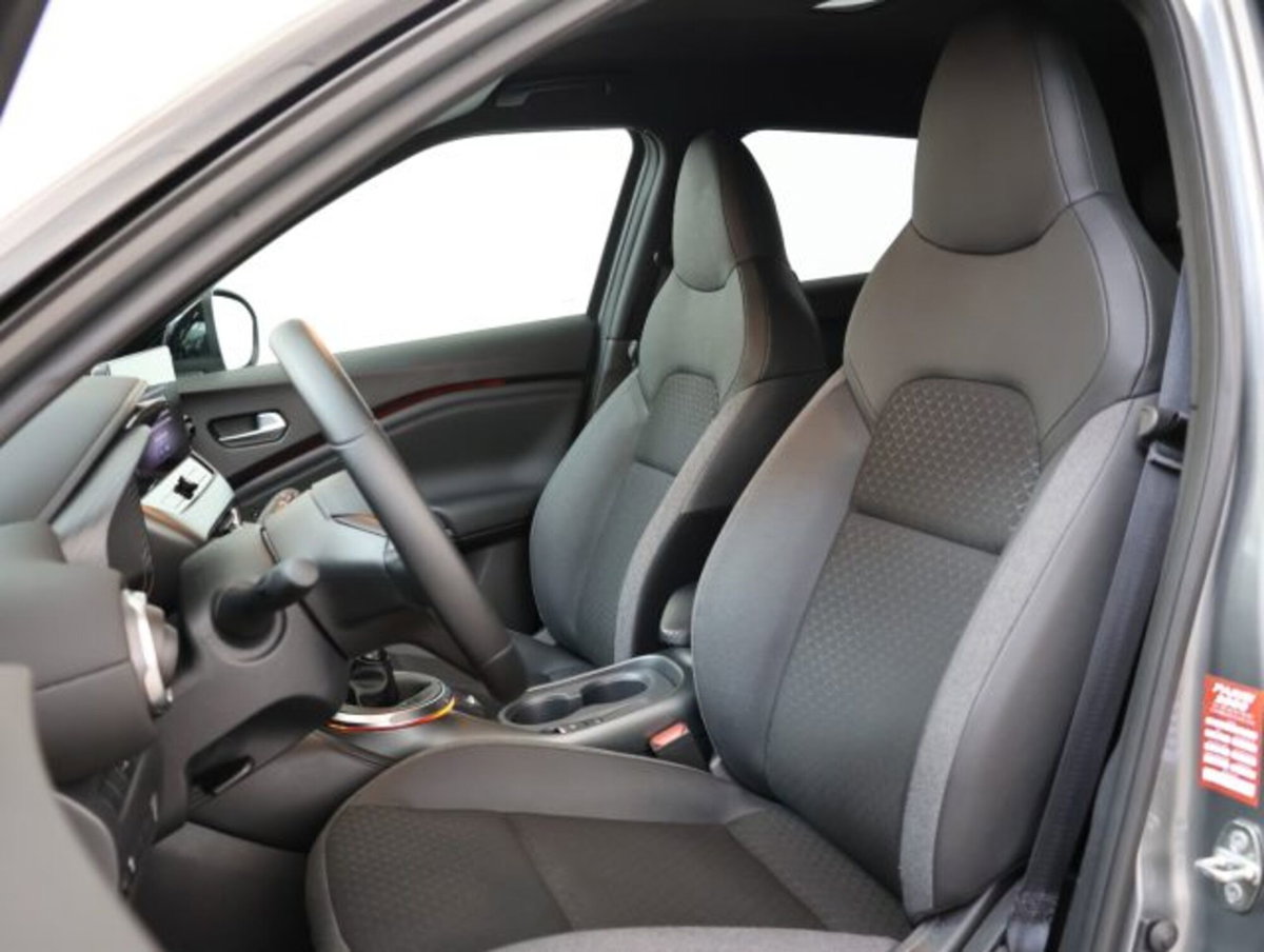 Nissan Juke 1.0 dig-t N-Connecta 114cv (8)