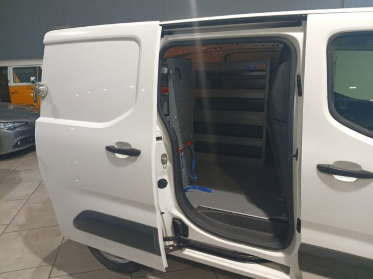Opel Combo Furgone Cargo 1.5 Diesel 100CV PC 1000kg Edition (9)