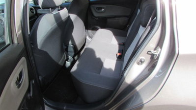 Toyota Yaris 1.0 5 porte (10)