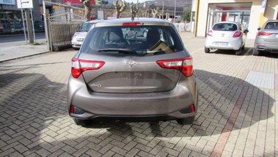 Toyota Yaris 1.0 5 porte (4)