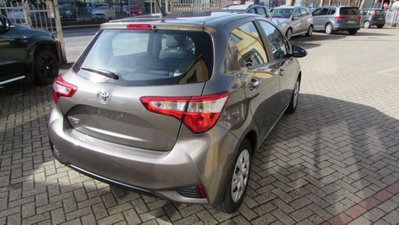 Toyota Yaris 1.0 5 porte (5)