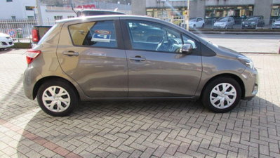 Toyota Yaris 1.0 5 porte (6)
