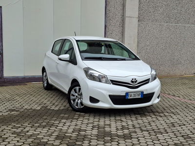 Toyota Yaris 1.0 5 porte Lounge usata