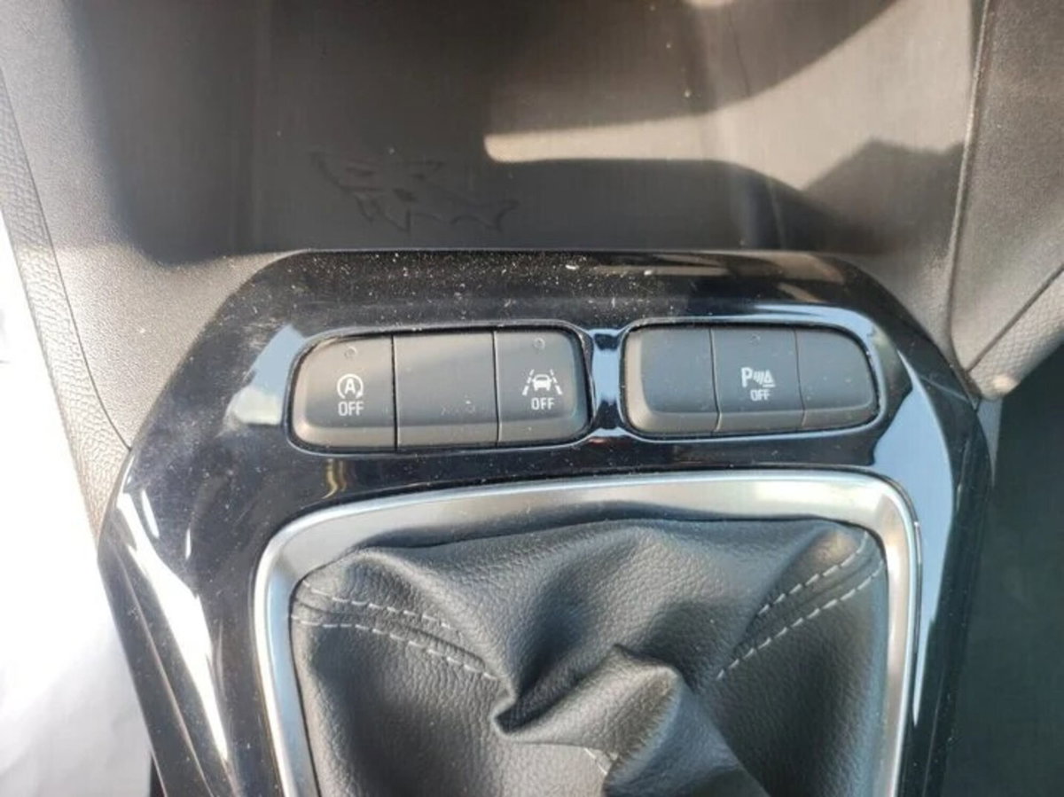 Opel Corsa 1.2 Edition (17)