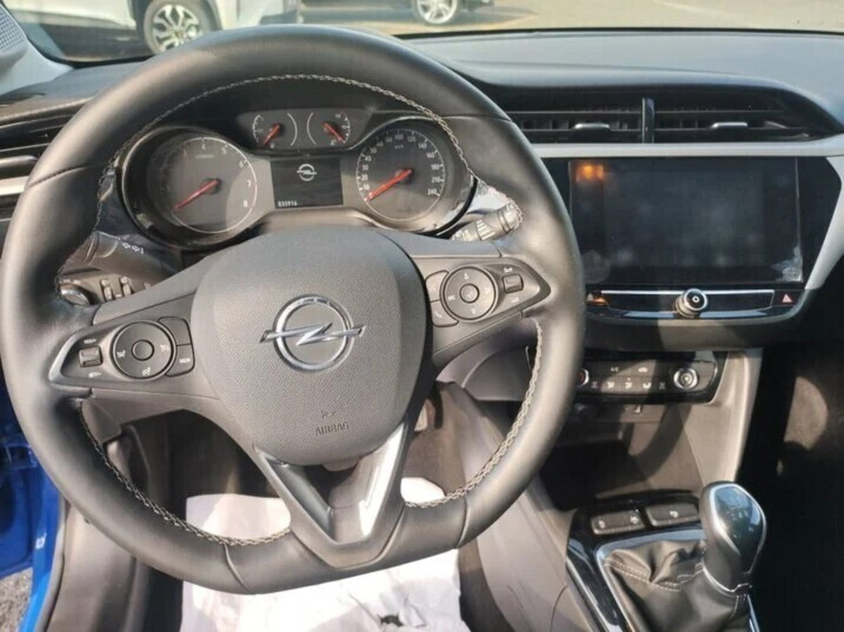 Opel Corsa 1.2 Edition (8)