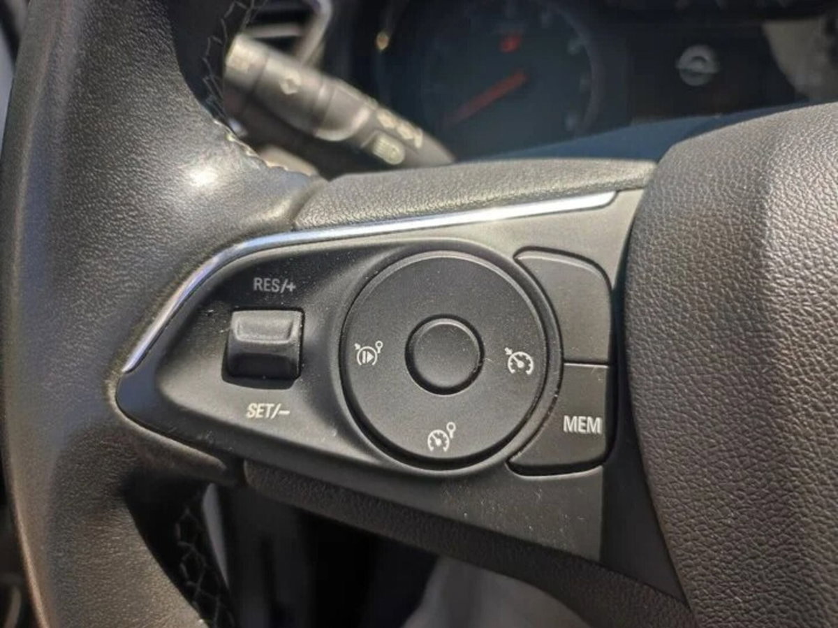 Opel Grandland X 1.5 diesel Ecotec Start&Stop aut. Design Line (11)