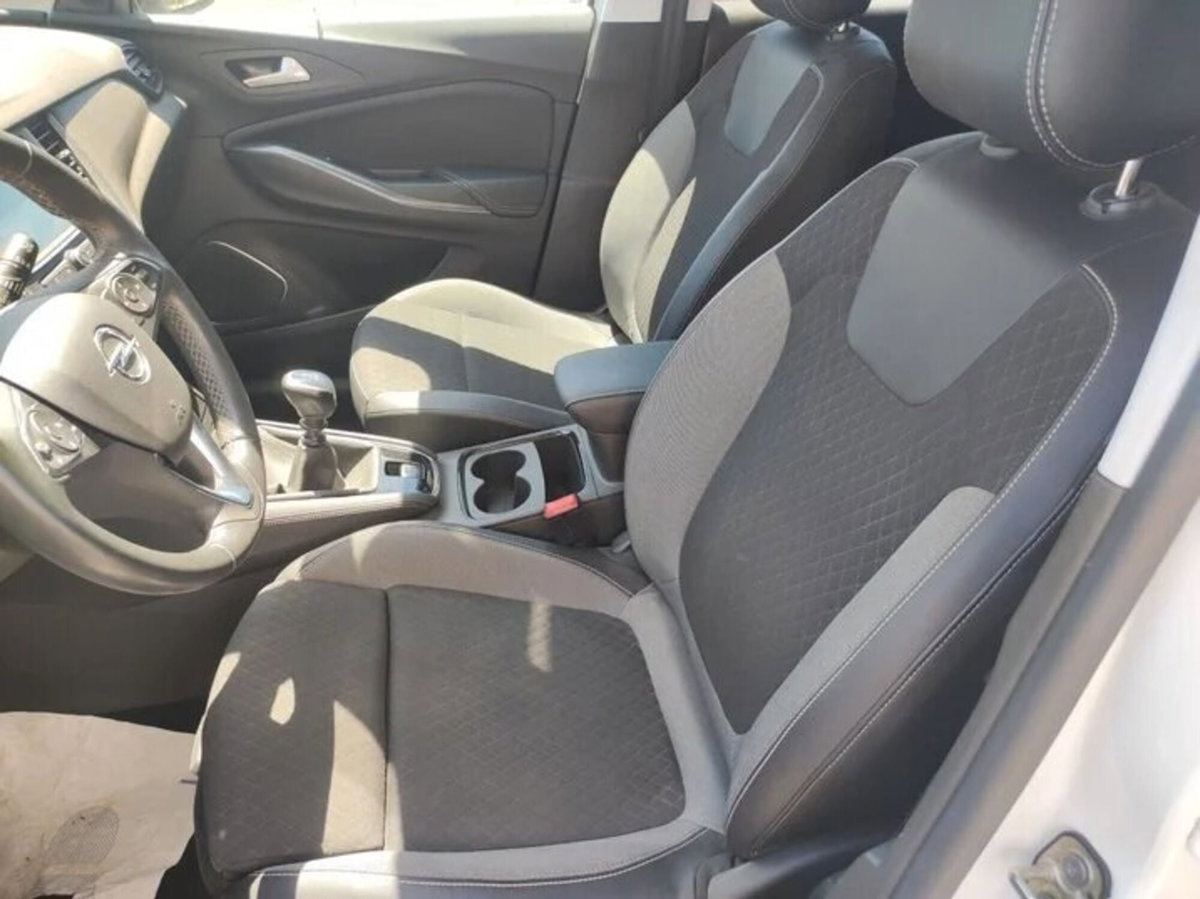 Opel Grandland X 1.5 diesel Ecotec Start&Stop aut. Design Line (19)