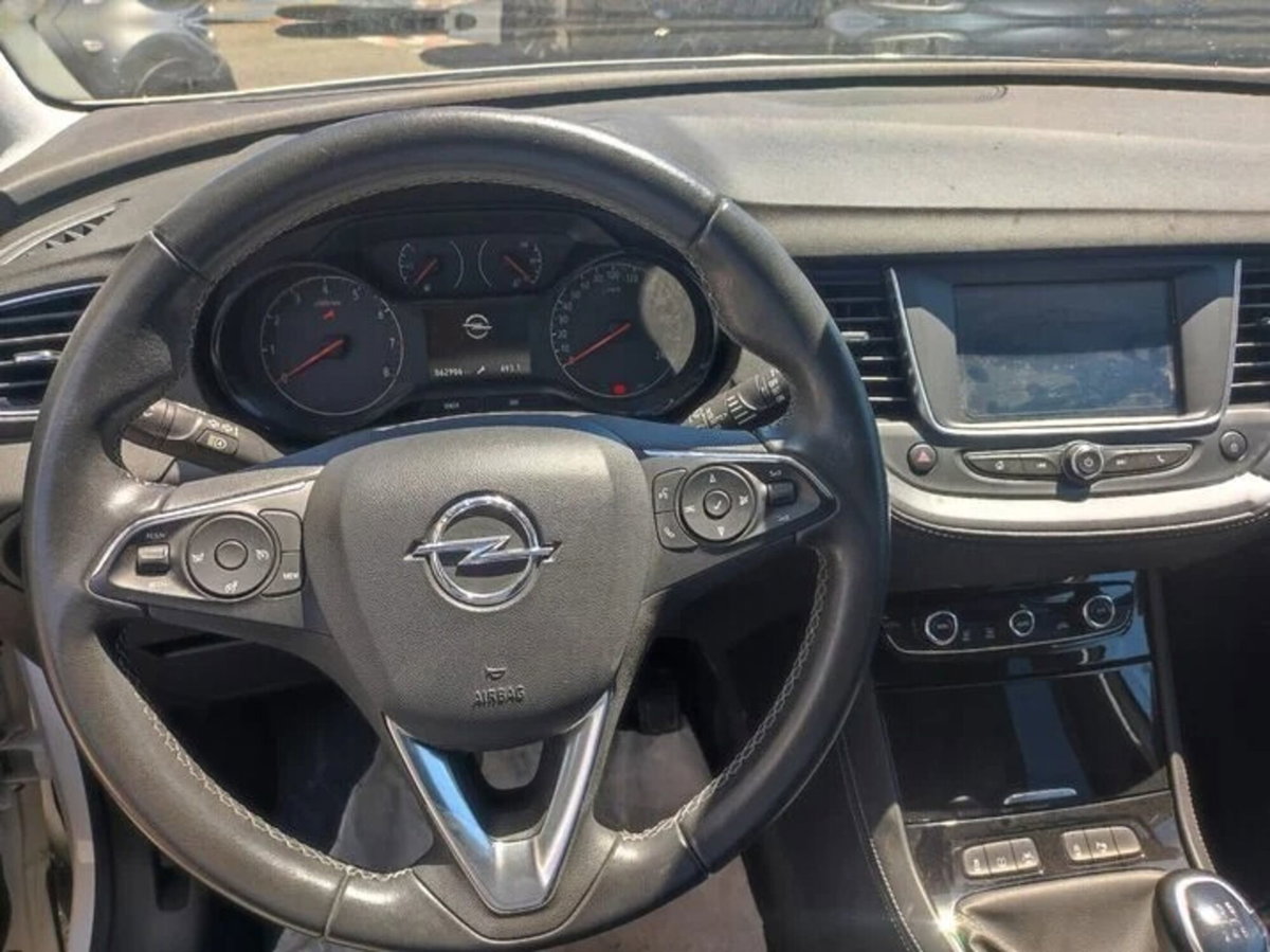 Opel Grandland X 1.5 diesel Ecotec Start&Stop aut. Design Line (8)