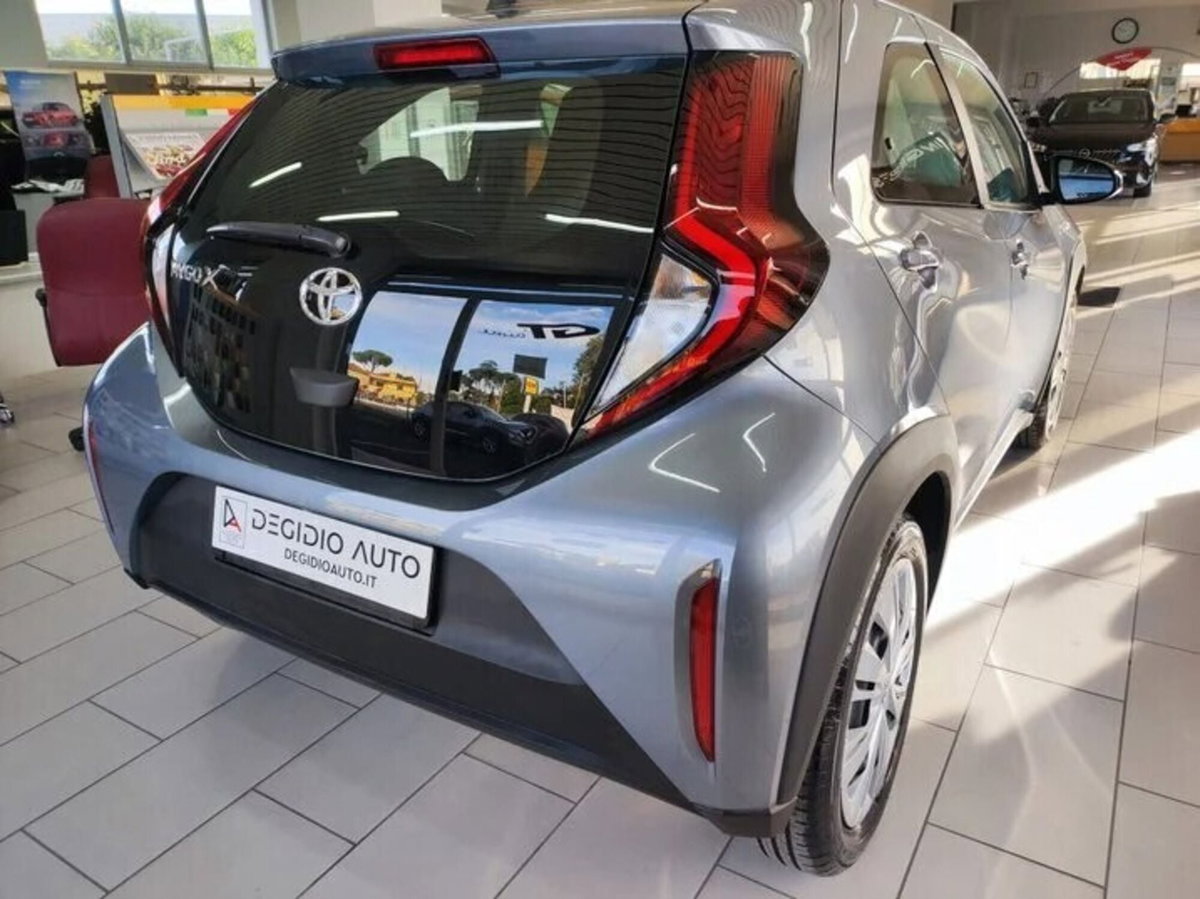 Toyota Aygo X 1.0 VVT-i 72 CV 5 porte Limited Air (4)
