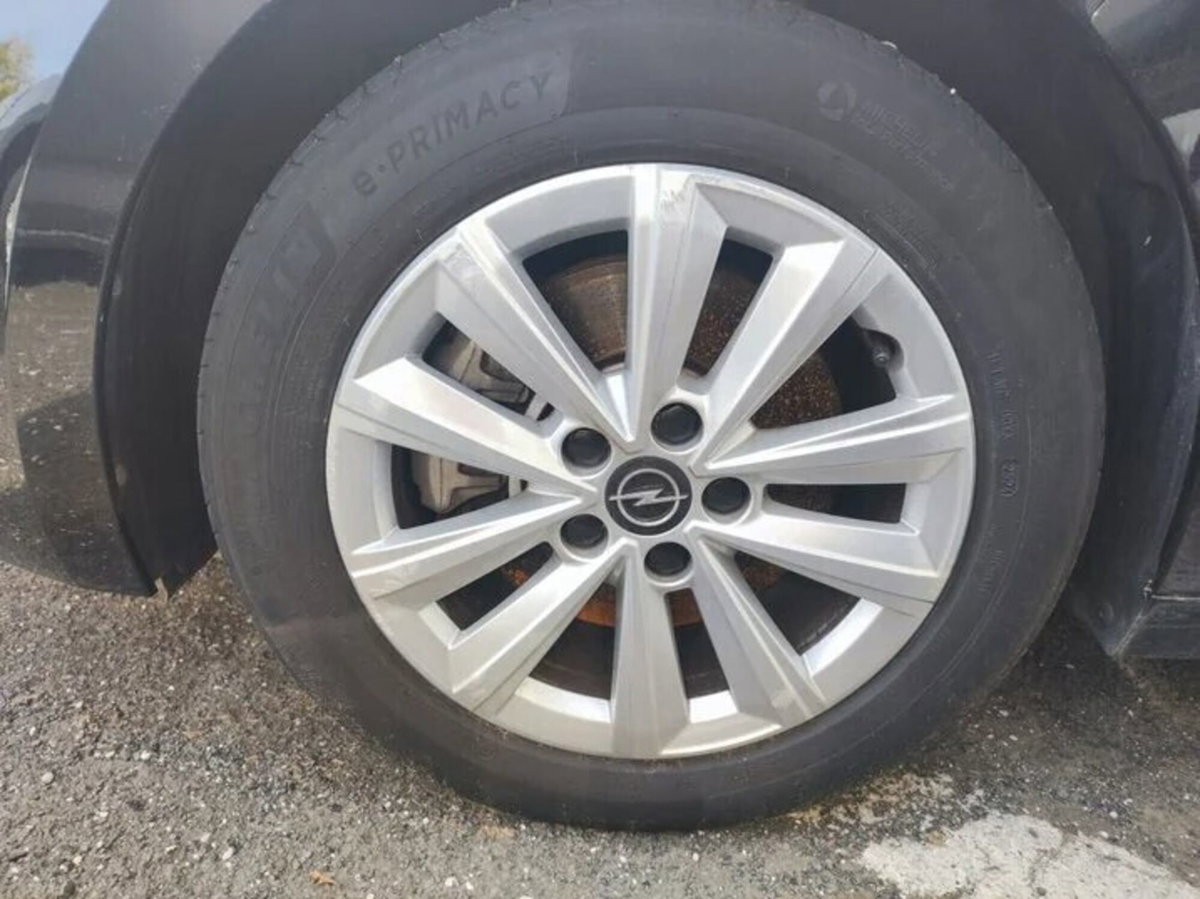 Opel Astra 1.5 Turbo Diesel 130 CV Edition (5)