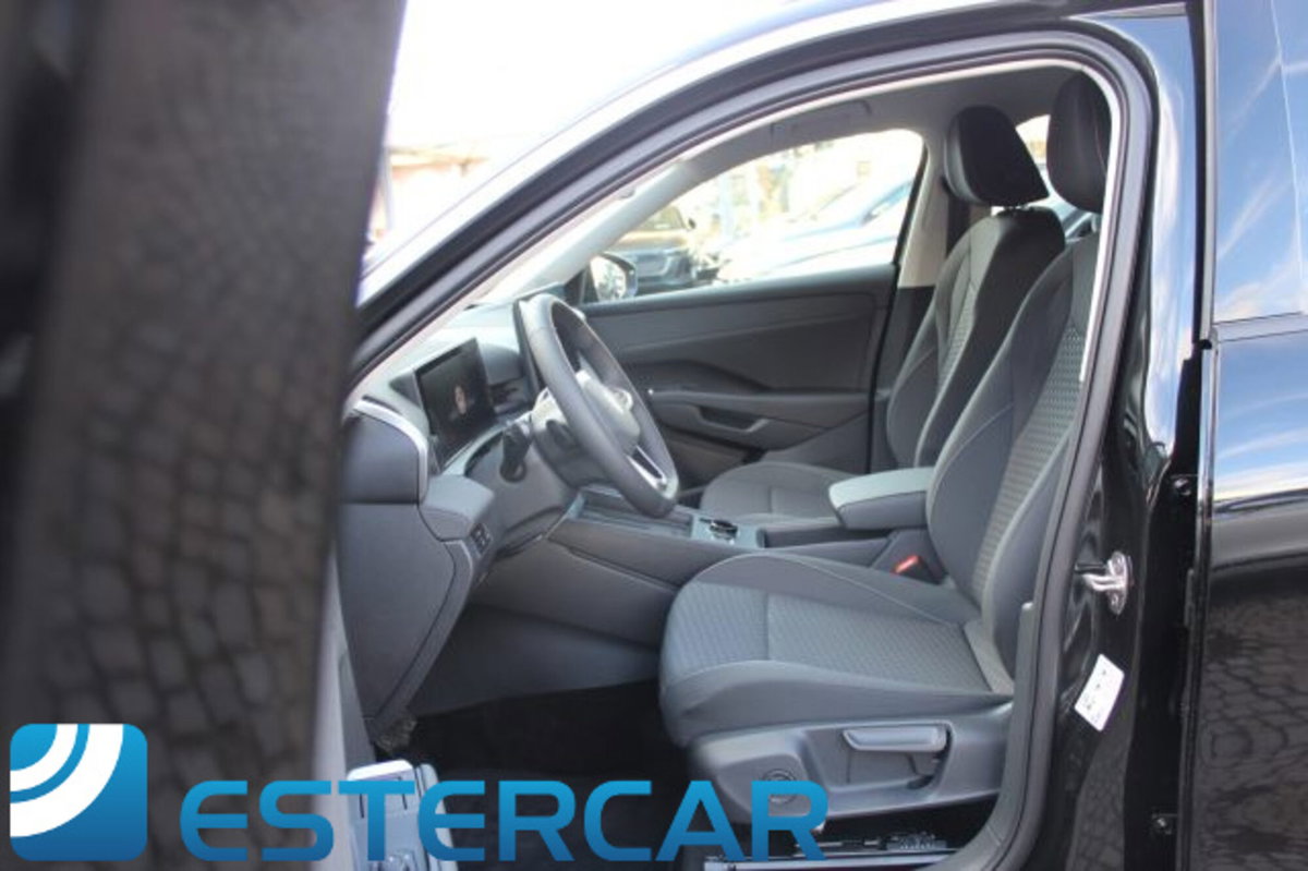 Volkswagen T-Roc 1.5 etsi Life 115cv dsg (4)