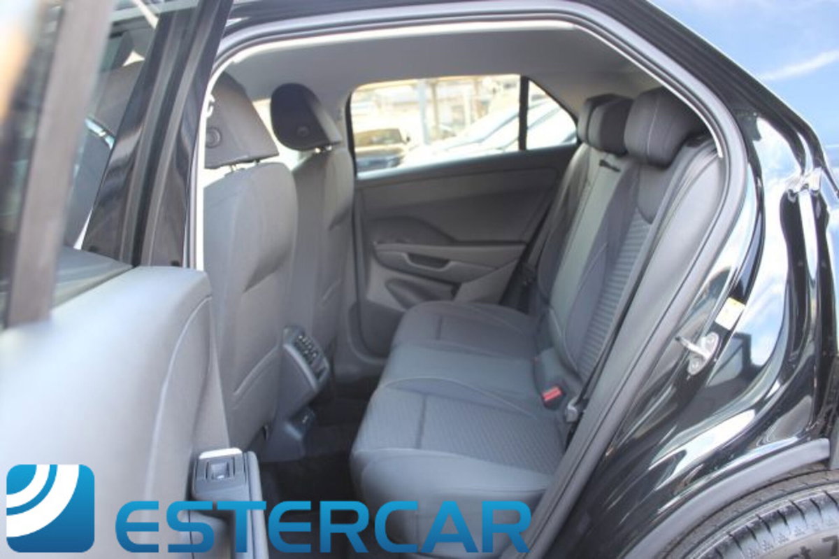 Volkswagen T-Roc 1.5 etsi Life 115cv dsg (8)