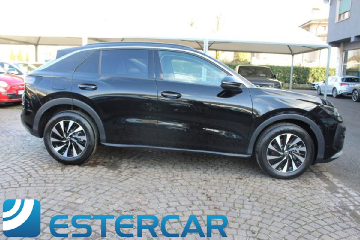 Volkswagen T-Roc 1.5 etsi Life 115cv dsg (9)
