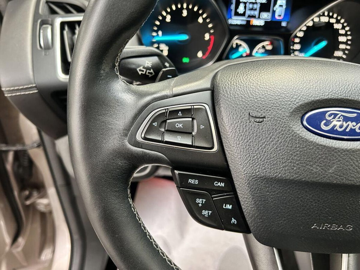 Ford Kuga 2.0 TDCI 180 CV S&S 4WD Powershift Vignale (12)