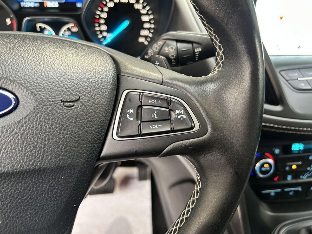 Ford Kuga 2.0 TDCI 180 CV S&S 4WD Powershift Vignale (13)