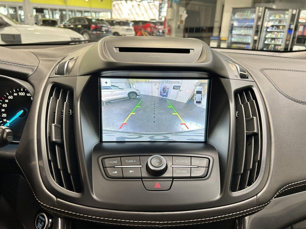 Ford Kuga 2.0 TDCI 180 CV S&S 4WD Powershift Vignale (15)