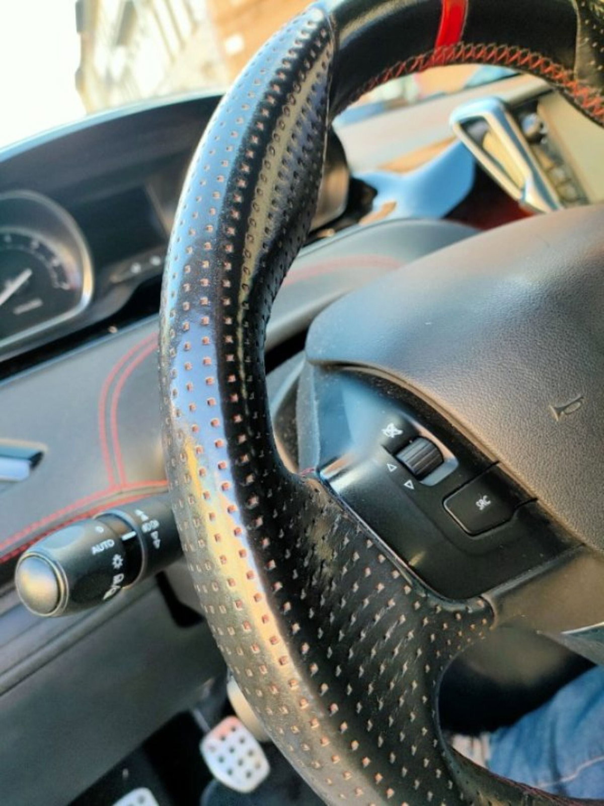 Peugeot 208 THP 200 CV 3 porte GTi (10)