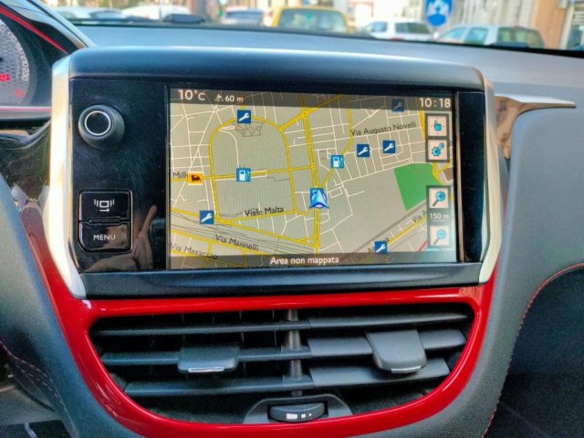 Peugeot 208 THP 200 CV 3 porte GTi (11)