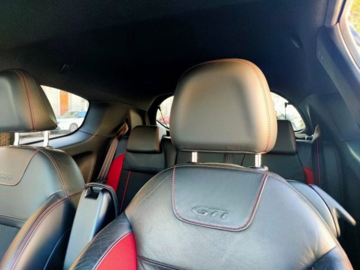 Peugeot 208 THP 200 CV 3 porte GTi (13)