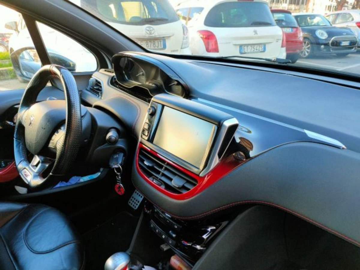 Peugeot 208 THP 200 CV 3 porte GTi (15)