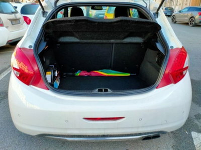 Peugeot 208 THP 200 CV 3 porte GTi (17)