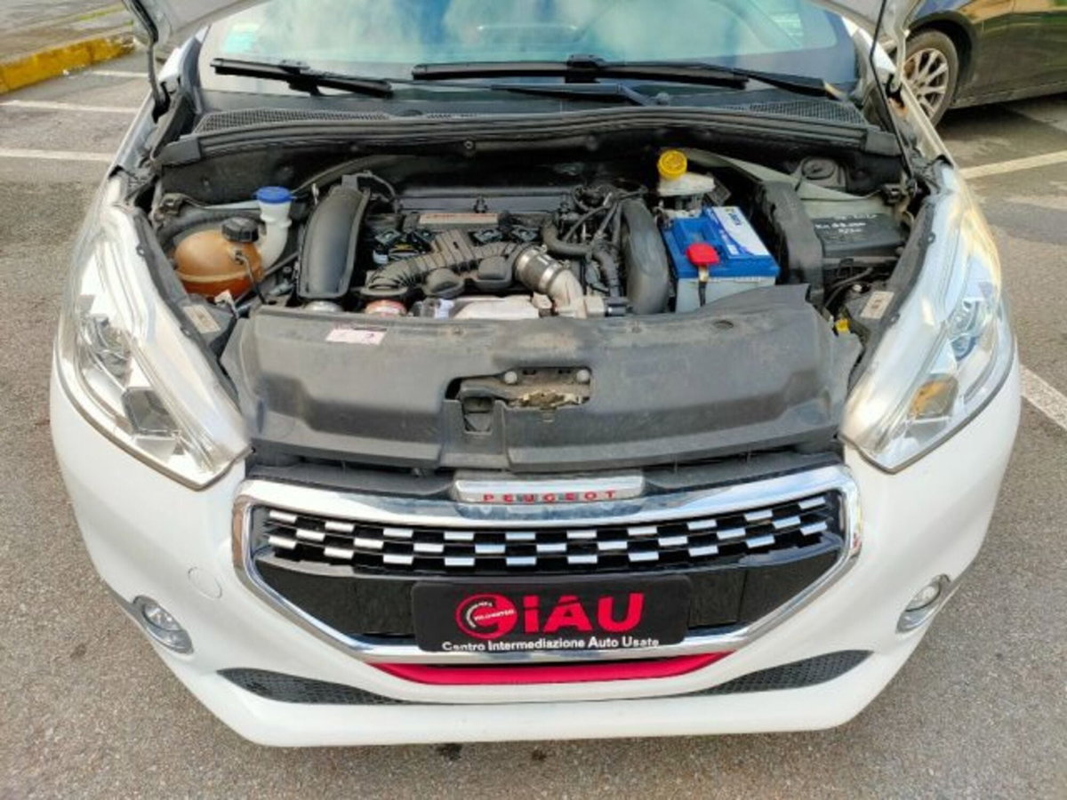 Peugeot 208 THP 200 CV 3 porte GTi (18)