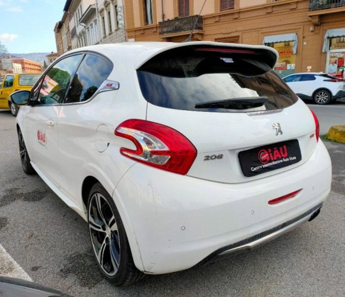 Peugeot 208 THP 200 CV 3 porte GTi (5)