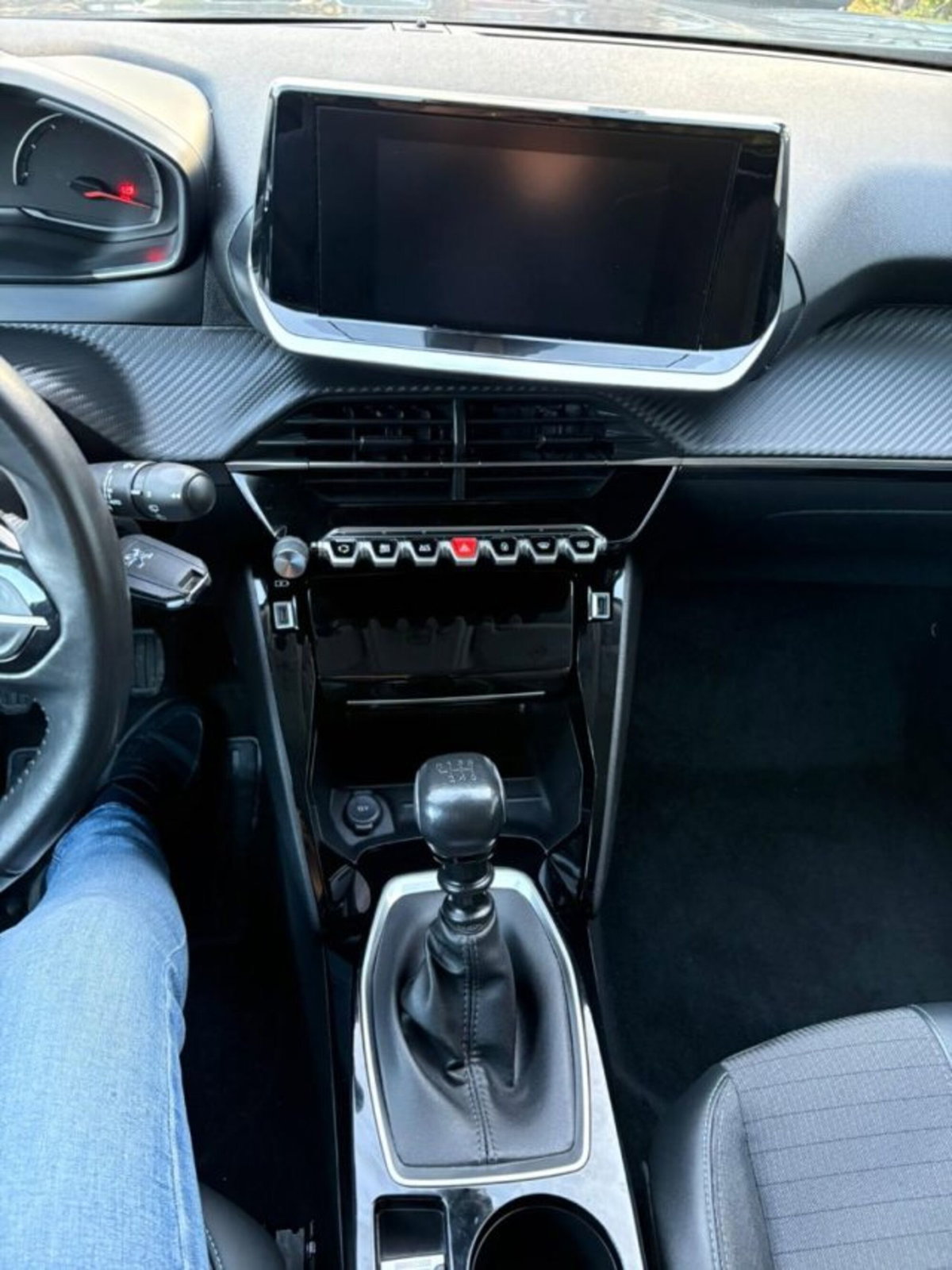 Peugeot 2008 BlueHDi 110 S&S Allure (11)