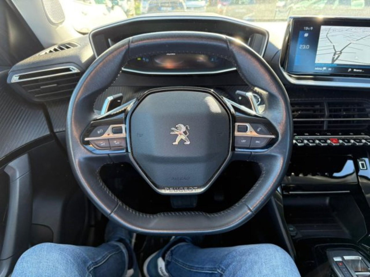 Peugeot 2008 BlueHDi 130 S&S EAT8 Allure Pack (9)