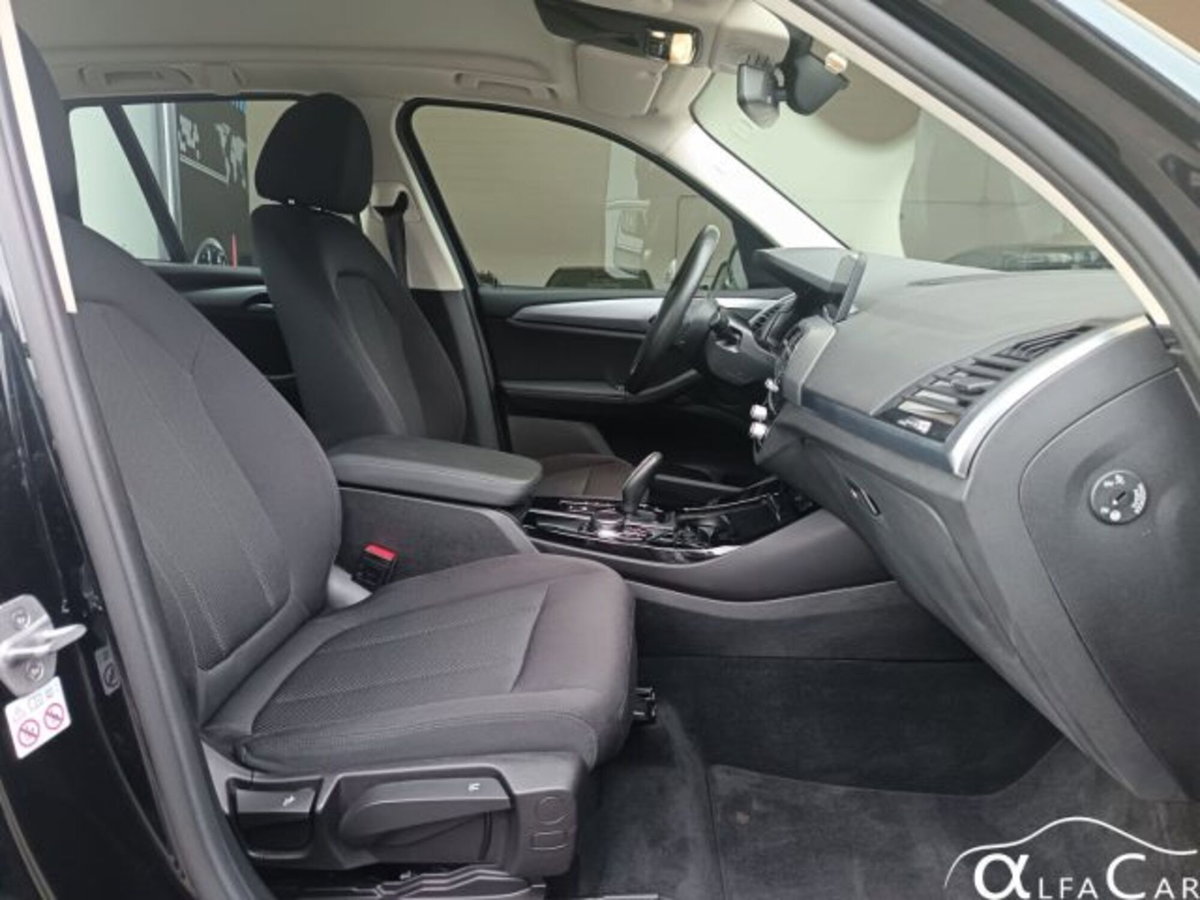 BMW X3 xDrive30e Business Advantage (5)